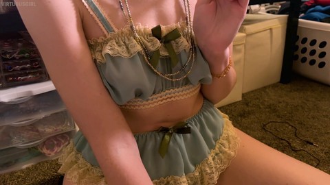 Ruolo sensuale ASMR in lingerie per un'esperienza rilassante