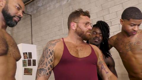 Ray Diesel, Leon Redd, Riley Mitchel und mehr in wildem schwulem Fitnessstudio-Gangbang