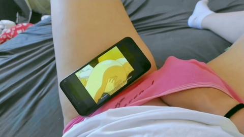Geile Schülerin POV Masturbationssitzung zu Hentai führt zu morgendlichem Höhepunkt