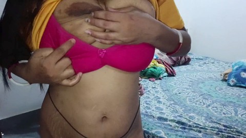 Appuntamento veloce con una sexy bhabhi indiana per un momento caldo oggi