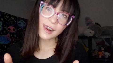 Sesión ASMR sensual de lamer orejas con brackets para un relajante masaje de oído